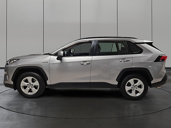 Toyota RAV4 2 of 5