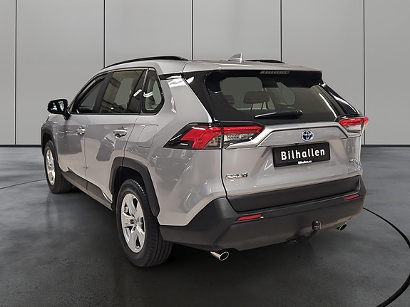Toyota RAV4 3 of 5