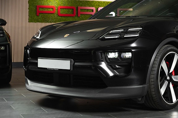 Porsche Macan 4S 10 of 30