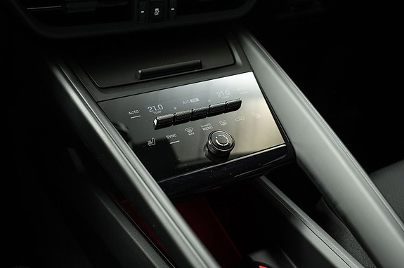 Porsche Macan 4S 14 of 30
