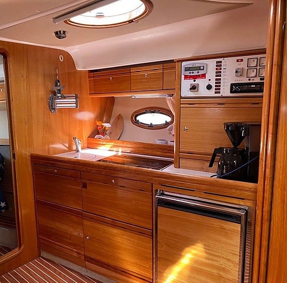 Bavaria 35 Sport 2 x Volvo Penta D6 370 - 42 knop. Skipsreg, finans 14 of 22