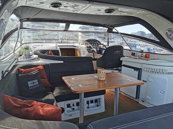 Bavaria 35 Sport 2 x Volvo Penta D6 370 - 42 knop. Skipsreg, finans 7 of 22