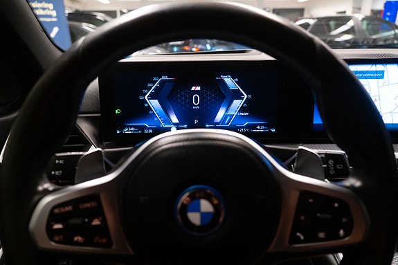 BMW 330e 26 of 30