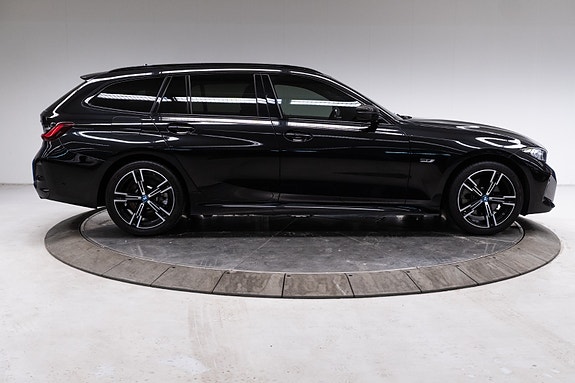 BMW 330e 5 of 5