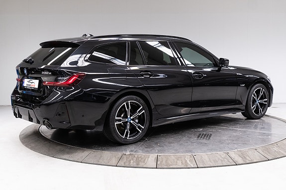 BMW 330e 21 of 30