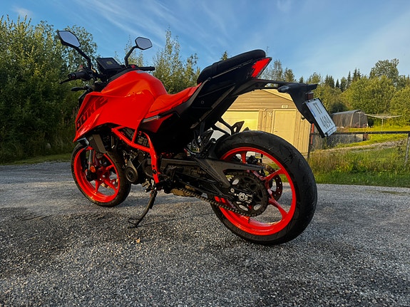 KTM 390 Duke 4 of 6