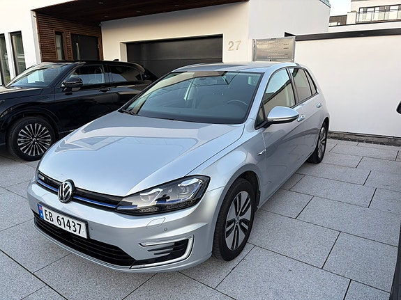 Volkswagen e-Golf VII 4 of 5