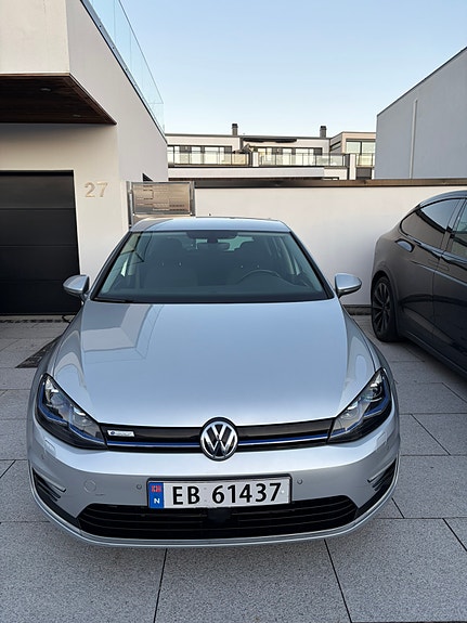 Volkswagen e-Golf VII 3 of 5