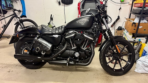 Harley-Davidson XL 883N Iron 14 of 29