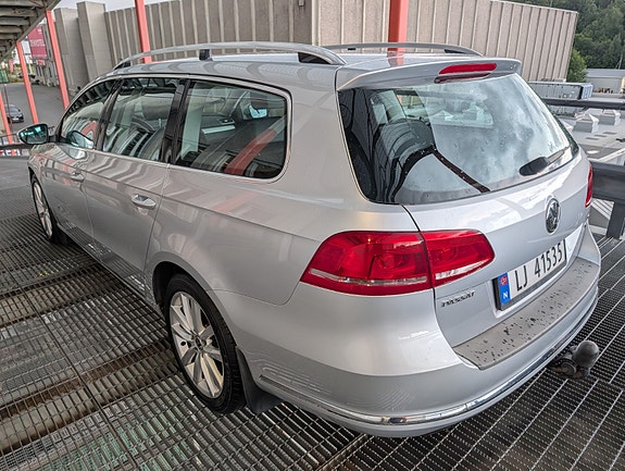 Volkswagen Passat 11 of 30