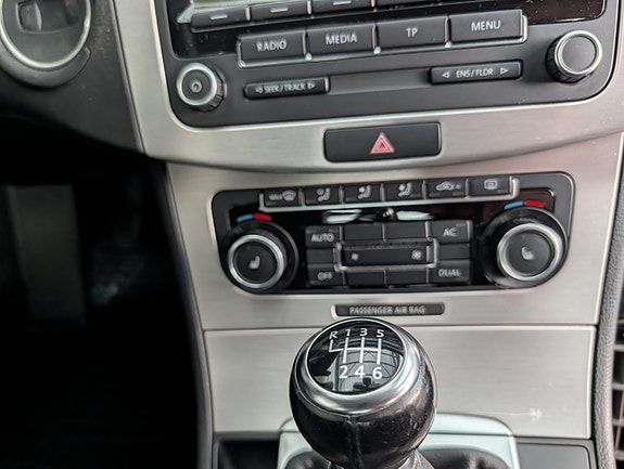 Volkswagen Passat 29 of 30