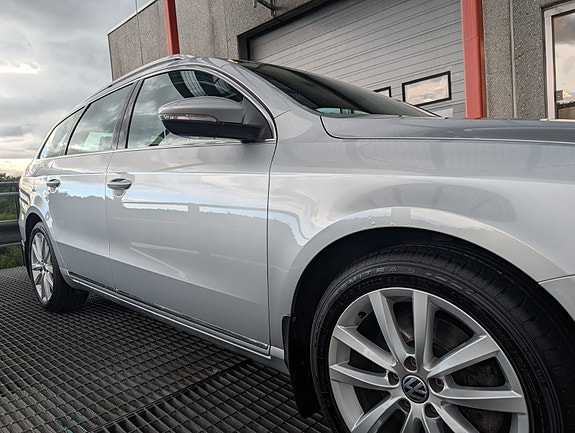 Volkswagen Passat 7 of 30