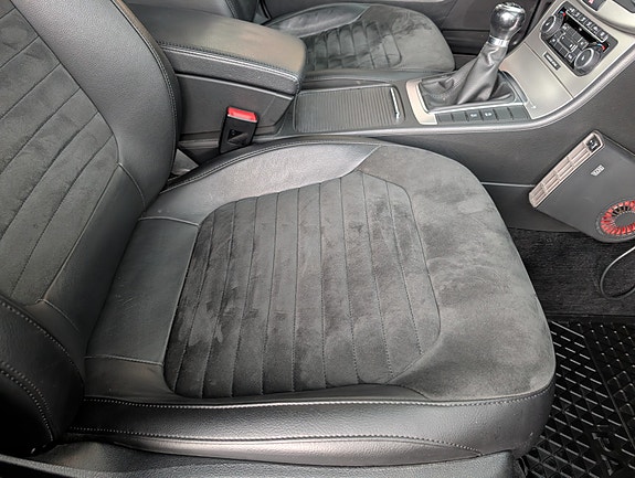 Volkswagen Passat 23 of 30