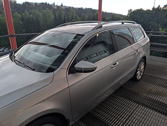 Volkswagen Passat 13 of 30