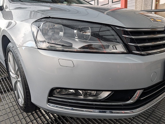 Volkswagen Passat 16 of 30