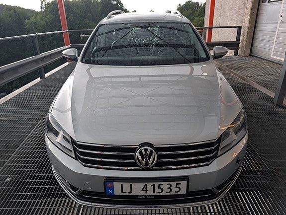 Volkswagen Passat 17 of 30