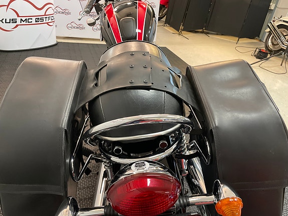 Triumph Bonneville T100 11 of 30