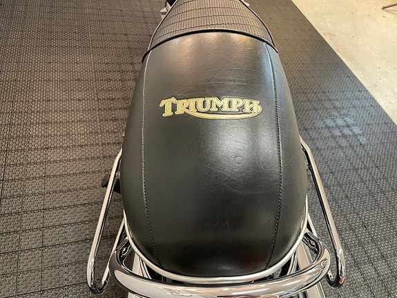 Triumph Bonneville T100 23 of 30