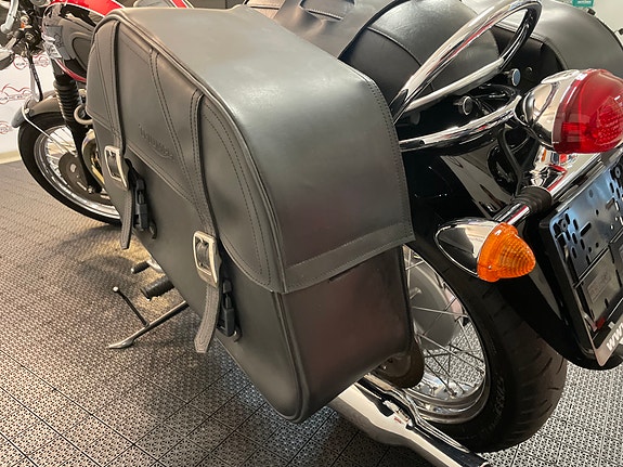 Triumph Bonneville T100 19 of 30