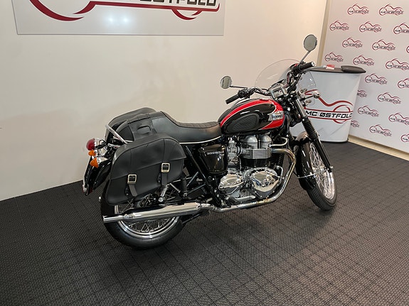 Triumph Bonneville T100 7 of 30