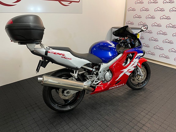 Honda CBR 600 F 5 of 30