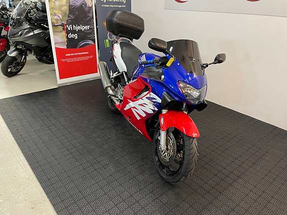 Honda CBR 600 F 4 of 30
