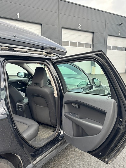 Volvo V70 18 of 30