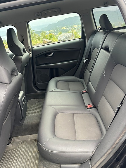 Volvo V70 22 of 30
