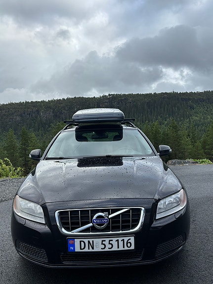 Volvo V70 2 of 30