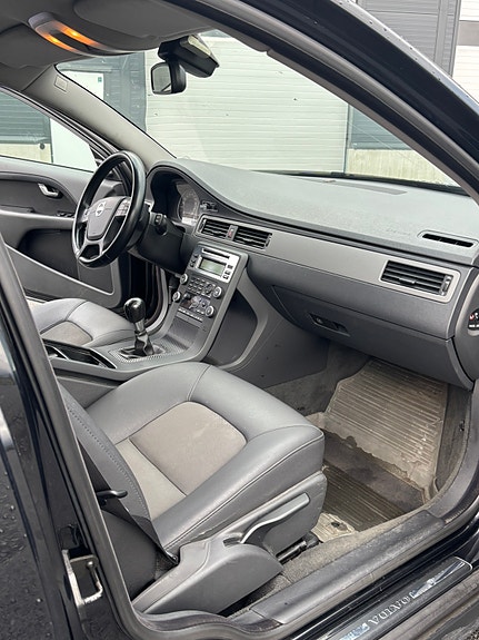 Volvo V70 16 of 30