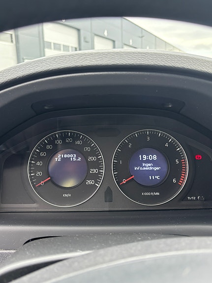 Volvo V70 13 of 30