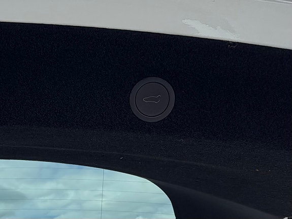 Tesla Model Y 15 of 30