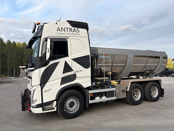 Volvo FH540 6x4 maur dumper Brøyterigget med salt hydraulikk 3 of 5