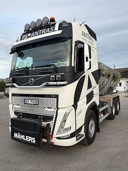 Volvo FH540 6x4 maur dumper Brøyterigget med salt hydraulikk 5 of 5