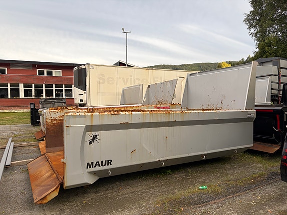 Volvo FH540 6x4 maur dumper Brøyterigget med salt hydraulikk 18 of 18
