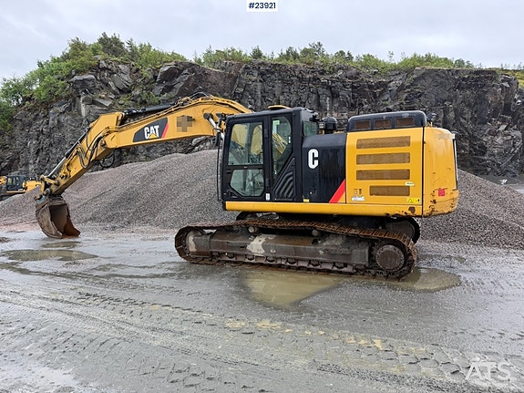 Caterpillar 324EL gravemaskin m/graveskuffe 3 of 30