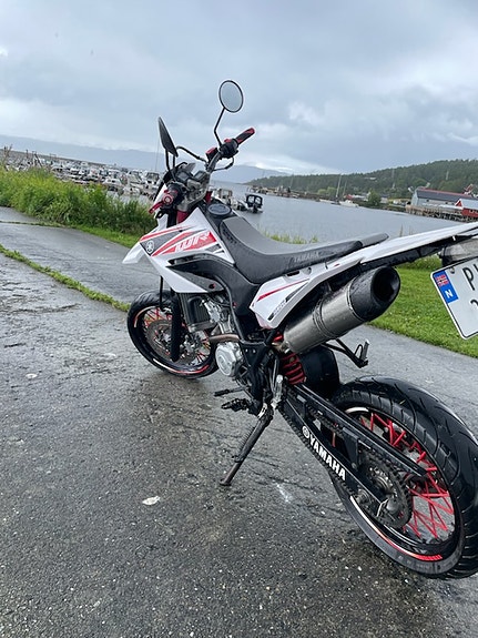 Yamaha WR 125 X 3 of 4