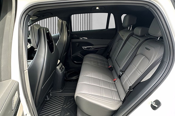 Romslig baksete med ISOFIX