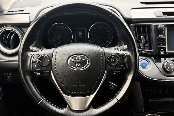 Toyota RAV4 24 of 30