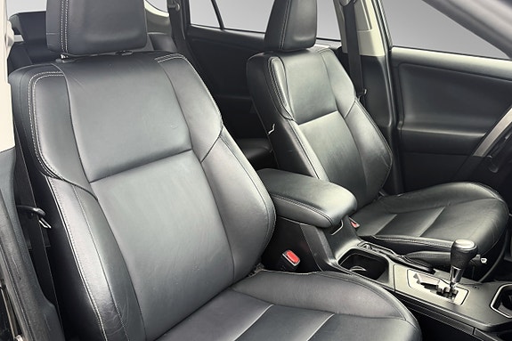 Toyota RAV4 19 of 30