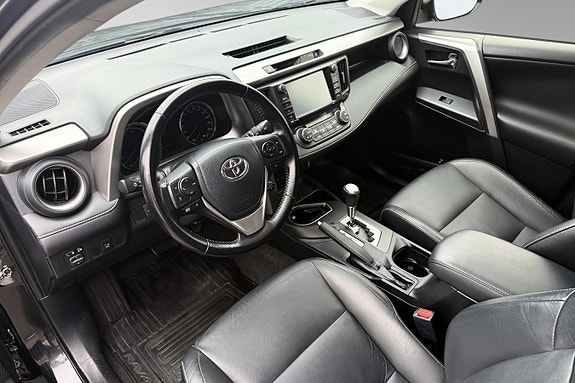 Toyota RAV4 15 of 30