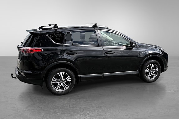 Toyota RAV4 4 of 5