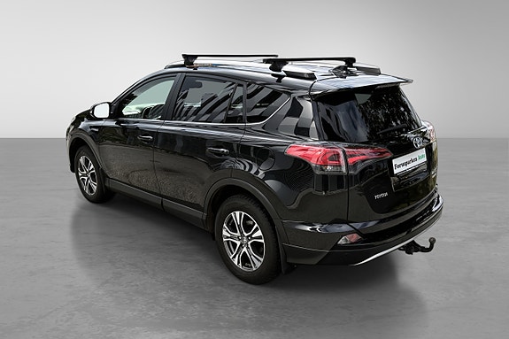 Toyota RAV4 9 of 30