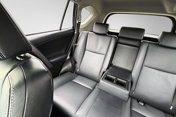 Toyota RAV4 22 of 30