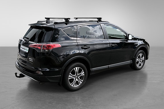 Toyota RAV4 5 of 5