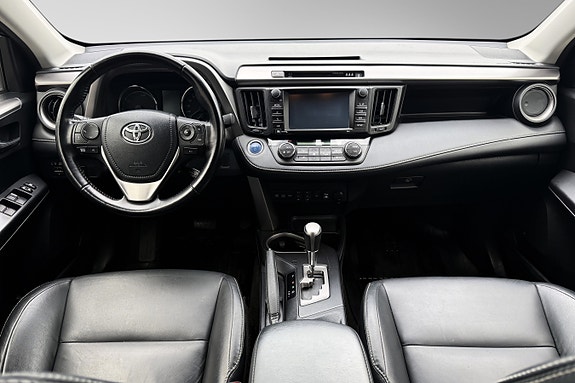 Toyota RAV4 16 of 30