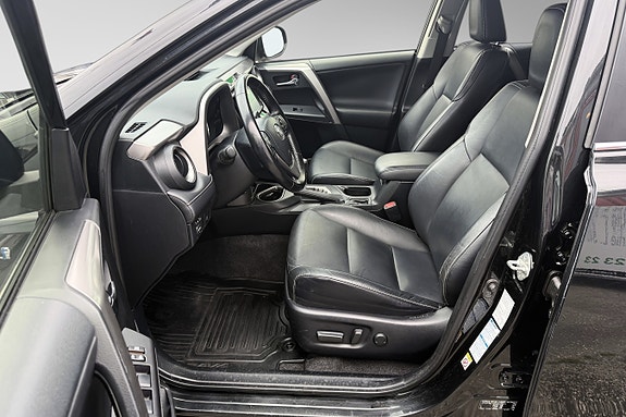 Toyota RAV4 14 of 30
