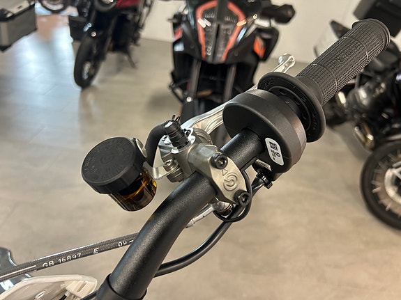 Stark VARG SM Supermoto ALPHA 80 HK - Vi har grå og hvit på lager klare for rask levering! 4 of 5
