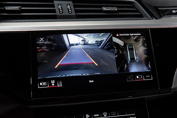 Audi e-tron Sportback 16 of 23