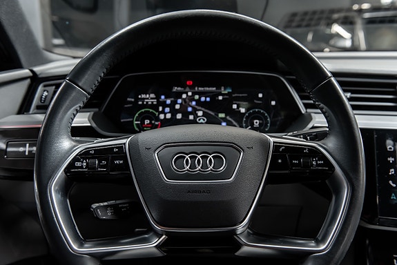 Audi e-tron Sportback 12 of 23